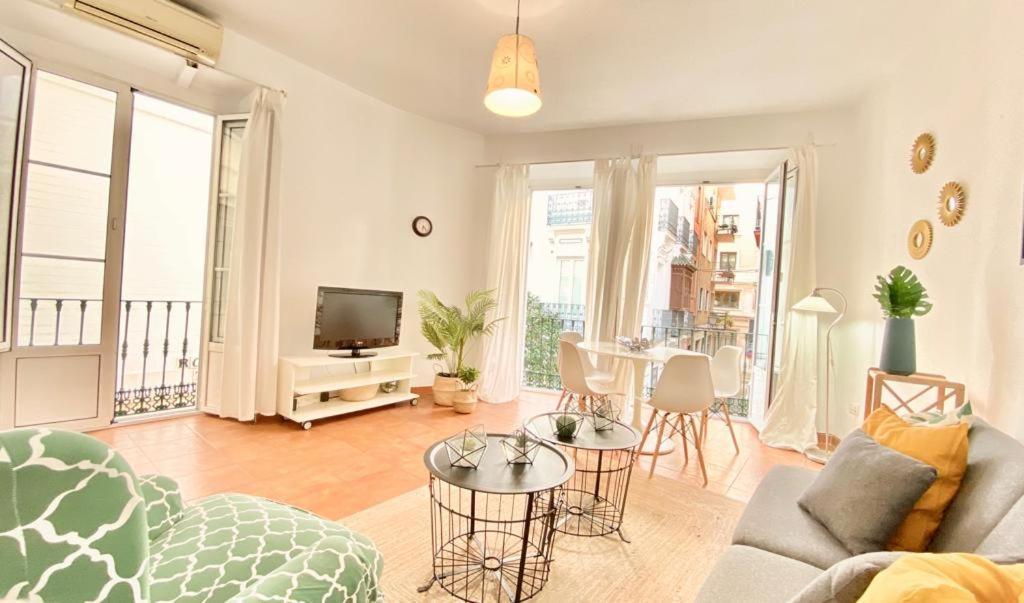 Superb Apartment In Downtown Of Sevilla ,Parking Optional, Top !! Bagian luar foto